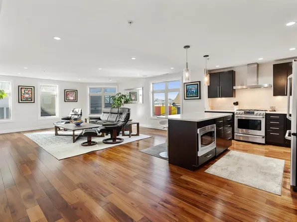 112 W 9th St Unit 2, South Boston, MA 02127