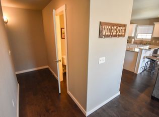 2798 W Blackstone Xing, Fayetteville, AR 72704