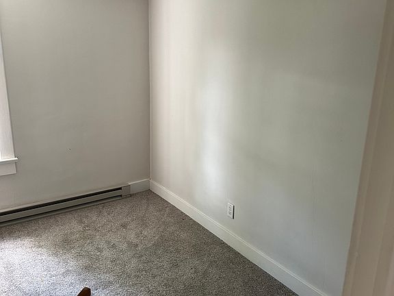5th image of 422 Main St