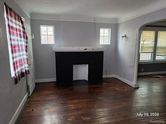 4th image of 15730 Ohio St