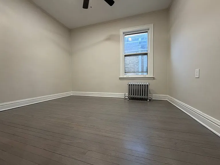 8442 S Essex Ave — Photo 8