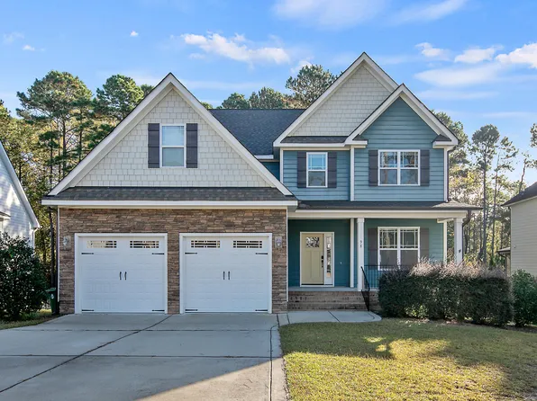 98 Valley Brook Ln, Spring Lake, NC 28390