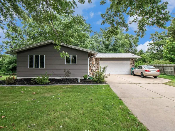 1577 N Lofgren Rd, Rolling Prairie, IN 46371