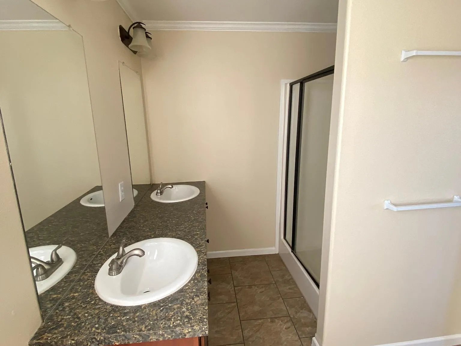 3 bed, $1,000 — Photo 3