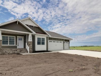 2656 Golden Ln S, Fargo, ND, 58104