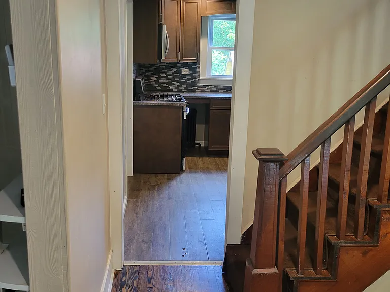 413 S River St — Photo 10