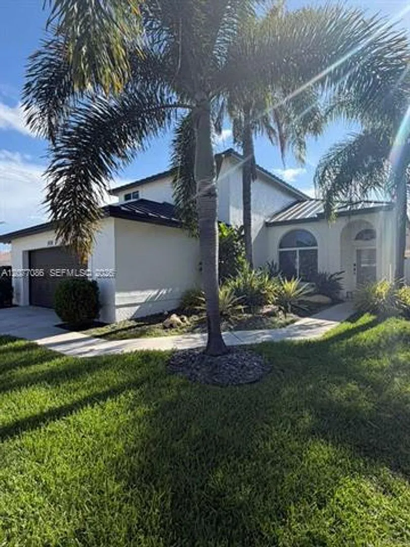 1920 NW 182nd Ter # 1920, Pembroke Pines, FL 33029 — Photo 2