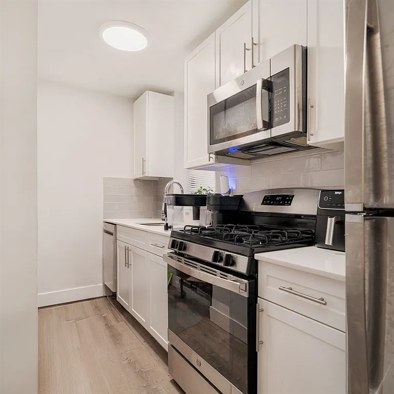 2 bed, 1.0 bath, 537 sqft, $3,925 — Photo 1