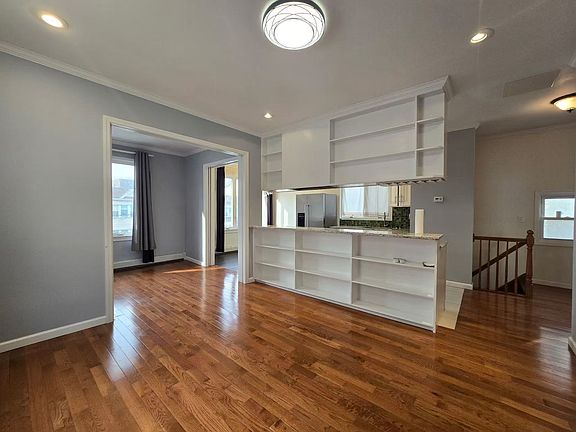 4th image of 2171 E 19th St #2F