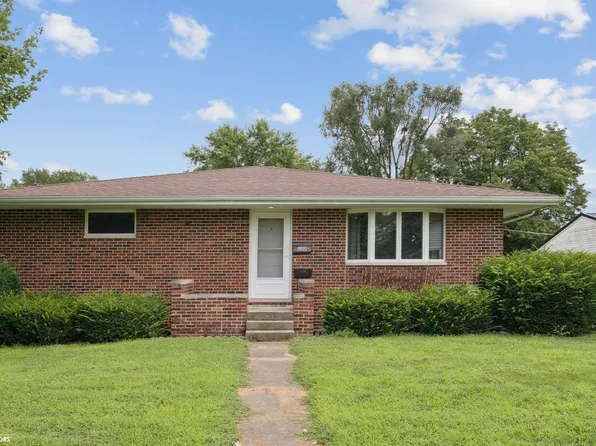 202 N Pine St, New London, IA 52645