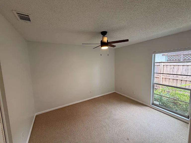 14001 Dominion Ct — Photo 23