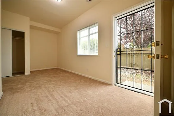 7517 Bancroft Ave — Photo 7
