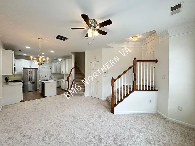 9508 Walker Way — Photo 3