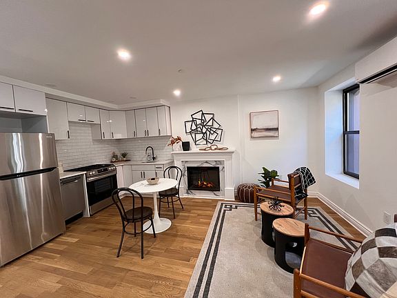 5th image of 237 Saint James Pl #1A