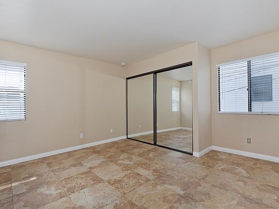 4th image of 806 Seagirt Ct