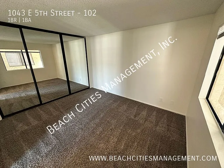 1043 E 5th St #102 — Photo 24