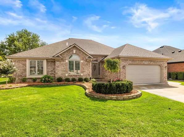 20522 Shetland Dr, Macomb, MI 48044