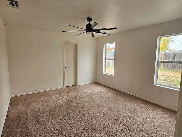 2201 Rainforest Ln — Photo 6