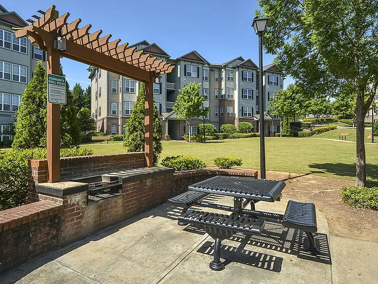 Brookside Park Apartments — Photo 8