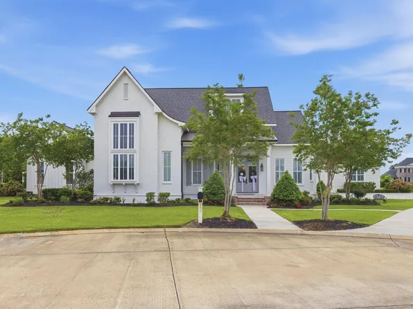 5015 Water Oak Ct, Lake Charles, LA 70605