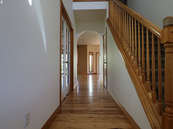 4th image of 8621 NE 31st Cir