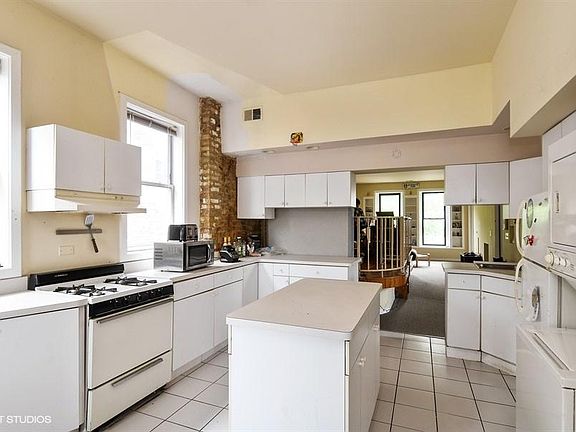 5th image of 1819 W Evergreen Ave #3