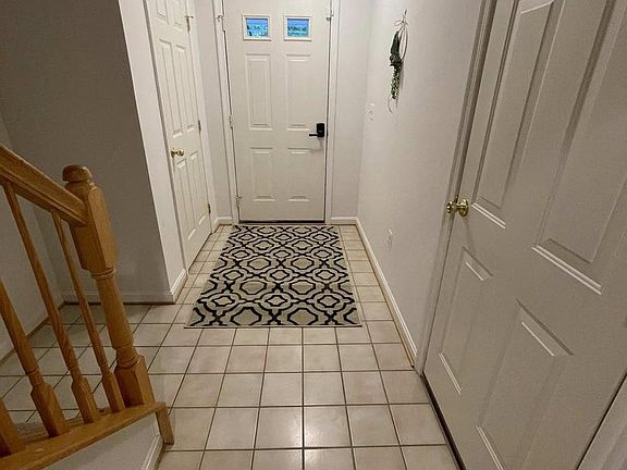 3rd image of 46 Quarterpole Ct