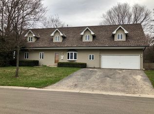 1001 Hill Rd, Geneva, IL 60134