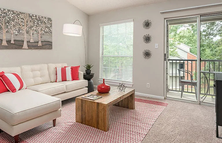 Broadmoor Apartments — Photo 12