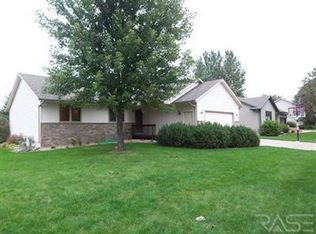 304 W Spruce St, Brandon, SD 57005