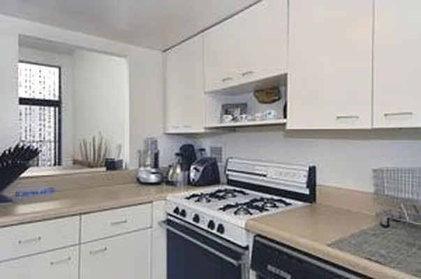 Rented by Douglas Elliman | media 28