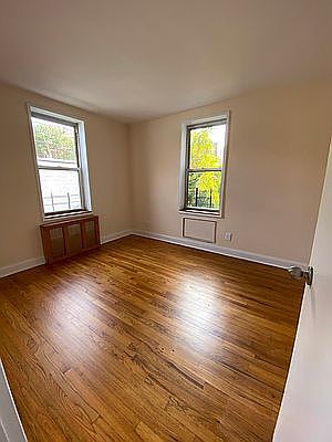 5th image of 142-10 Roosevelt Ave #211
