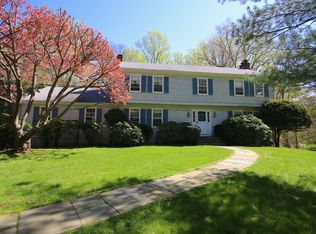 265 Spring Water Ln, New Canaan, CT 06840