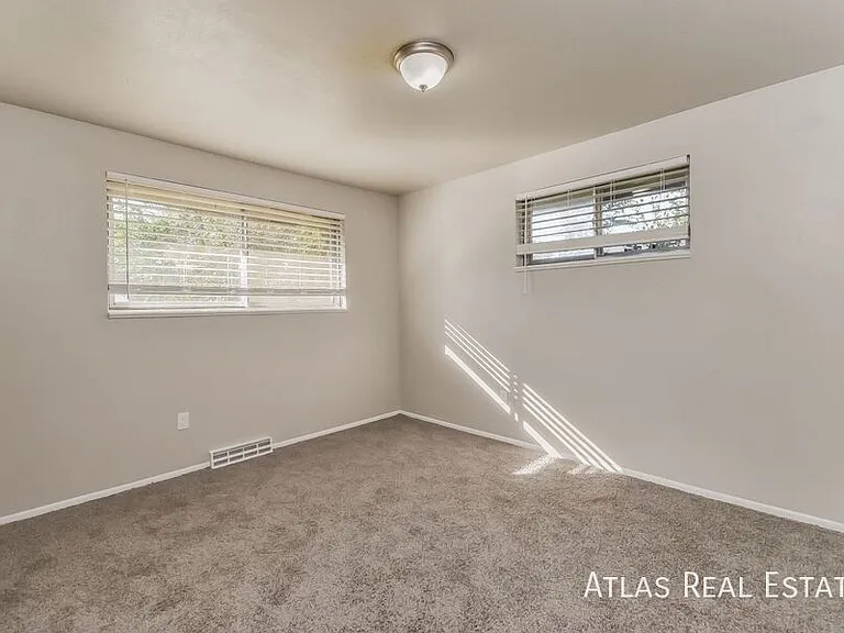 49 S Roosevelt St — Photo 11