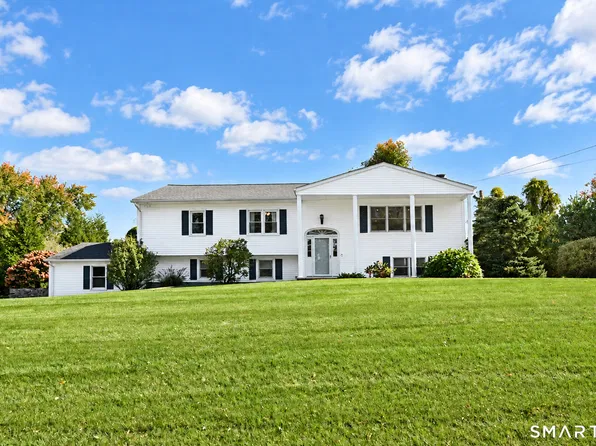 9 Surrey Drive, Brookfield, CT 06804