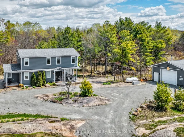 1432 Honey Harbour Rd, Georgian Bay, ON L0K 1S0