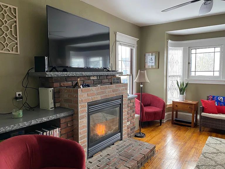 38 Anderson Pl #2 — Photo 4