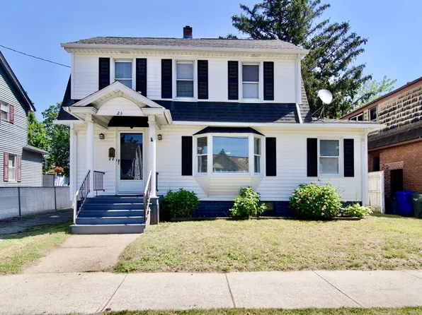 23 Corona St, Springfield, MA 01104