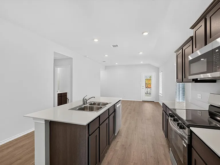 3317 Catamount Dr — Photo 3