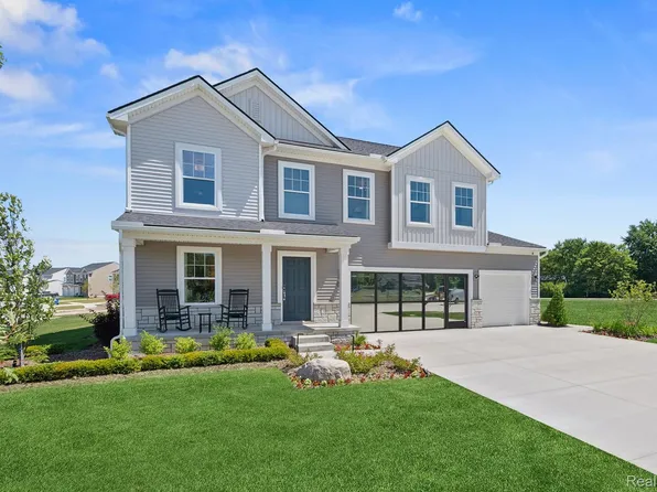 34433 Sandpiper Ct, Chesterfield, MI 48047