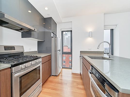 5th image of 223 4th Ave APT 7C