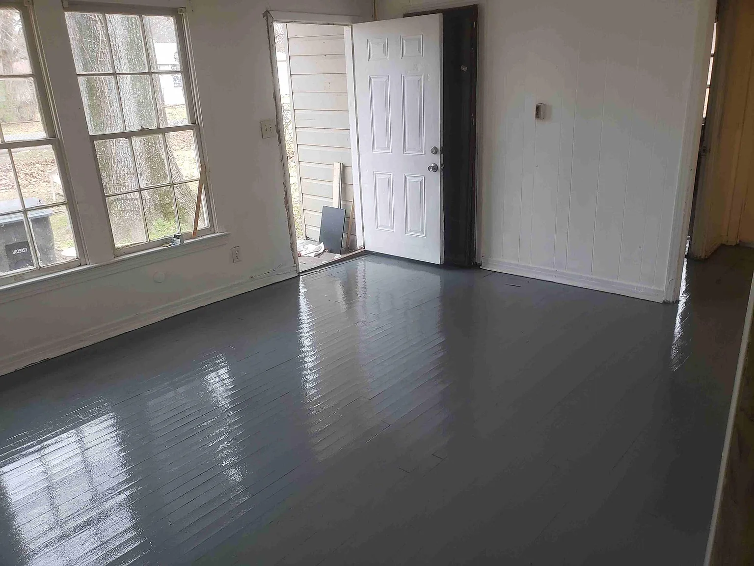 4 bed, 1.5 bath, 1400 sqft, $1,100 — Photo 2