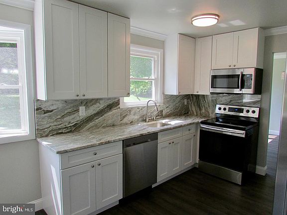 5th image of 3401 Pleasant Plains Dr