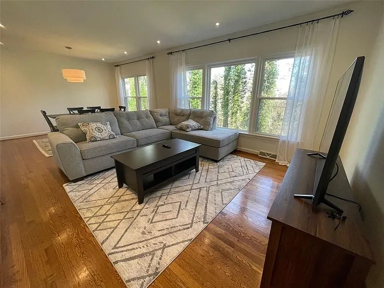 370 Herrington Dr NE — Photo 17