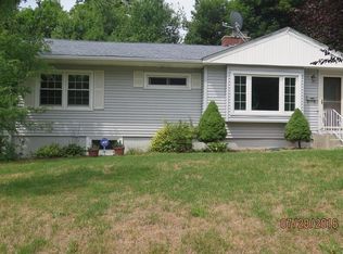 9 Sussex Ln, Worcester, MA 01602
