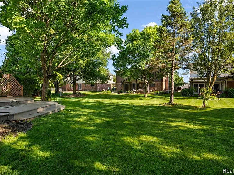 48156 Virginia Ct — Photo 45