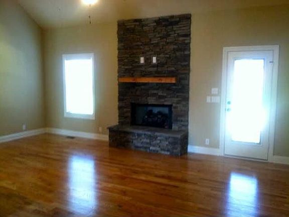 3rd image of 451 Paul Norman Dr