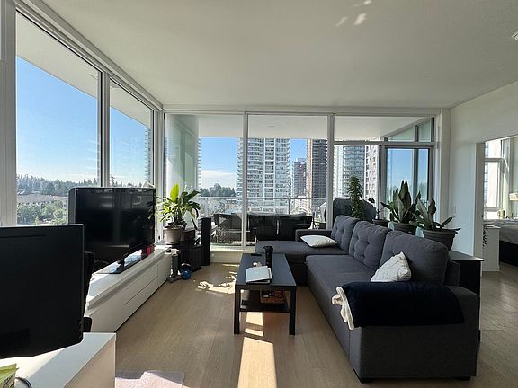 5th image of 699 Whiting Way #806