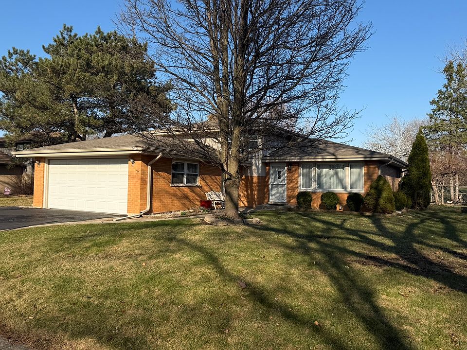 1st image of 10631 S Lori Ln