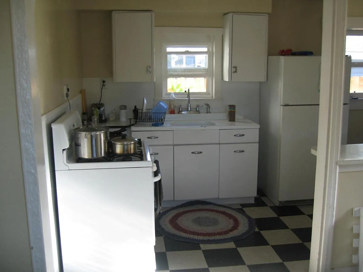2 bed, 910 sqft, $3,500 — Photo 4